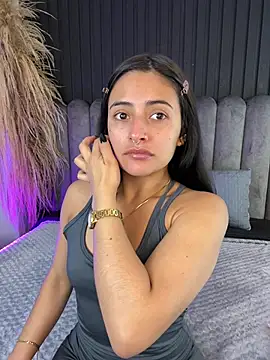 Nanda vixen  online show from 18, 4, 2026