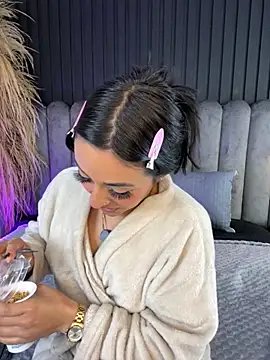 Nanda vixen  online show from 19, 4, 2026