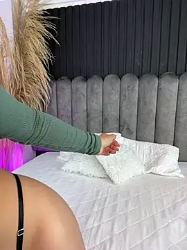 Nanda vixen  online show from 18, 2, 2026