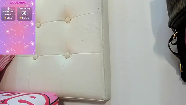 MiaEvans0 online show from 2, 4, 2026