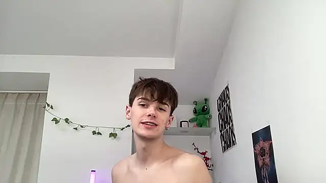 Snapshot of YourMilkyGuy chatting on 15, 6, 2026 YourMilkyGuy online show from 15, 6, 2026