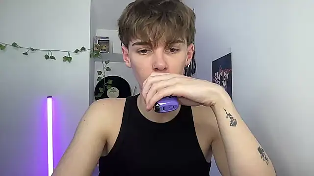 Snapshot of YourMilkyGuy chatting on 6, 5, 2026 YourMilkyGuy online show from 6, 5, 2026