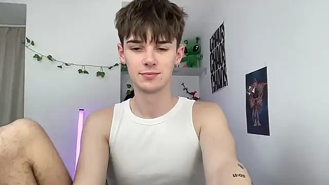 Snapshot of YourMilkyGuy chatting on 4, 6, 2026 YourMilkyGuy online show from 4, 6, 2026