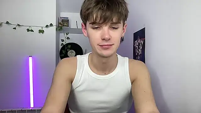 Snapshot of YourMilkyGuy chatting on 30, 4, 2026 YourMilkyGuy online show from 30, 4, 2026