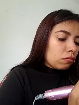 Ariana Castillo   online show from 22, 2, 2026