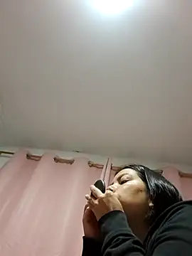 Ariana Castillo   online show from 4, 3, 2026