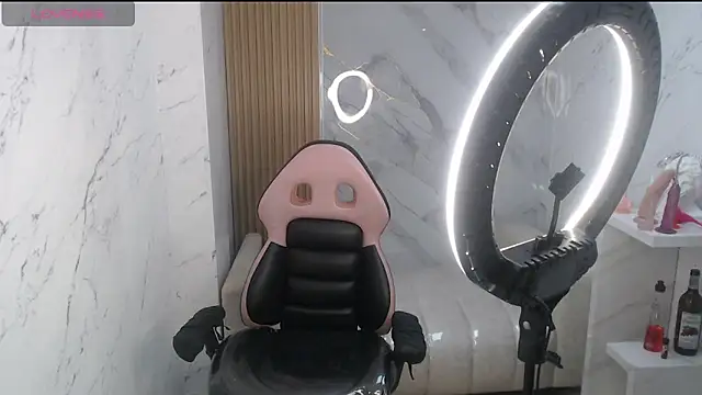 lili mint tf online show from 14, 4, 2026