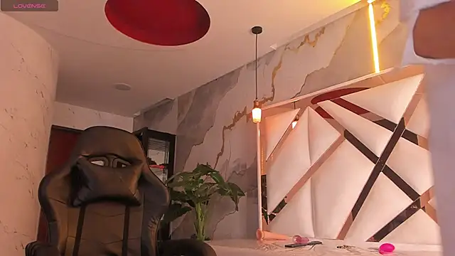 lili mint tf online show from 13, 2, 2026