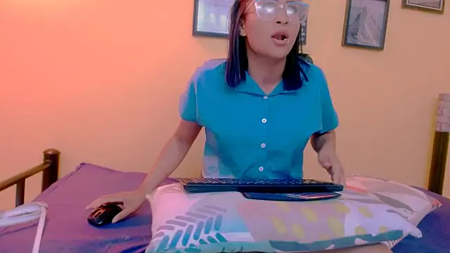 sexiempoderada18 online show from 12, 2, 2026