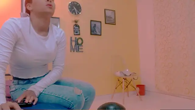 sexiempoderada18 online show from 4, 4, 2026