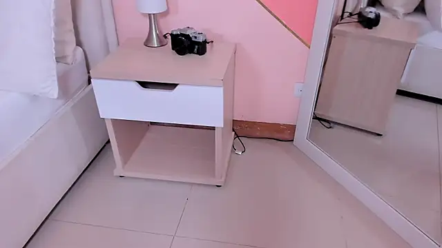 violeta rodriguezz online show from 6, 4, 2026