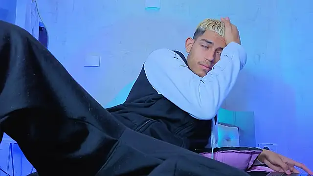 ItsZairen online show from 15, 4, 2026