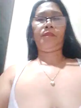 suzzie hot online show from 7, 2, 2026