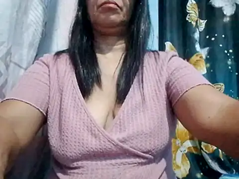 suzzie hot online show from 5, 3, 2026