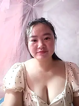 Snapshot of lisn-cute chatting on 4, 5, 2026 lisn-cute online show from 4, 5, 2026