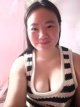 Snapshot of lisn-cute chatting on 12, 7, 2026 lisn-cute online show from 12, 7, 2026