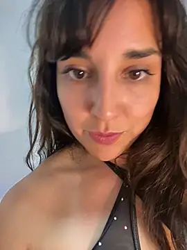 Latinaelisa online show from 10, 3, 2026