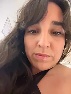 Snapshot of Latinaelisa chatting on 9, 4, 2026 Latinaelisa online show from 9, 4, 2026