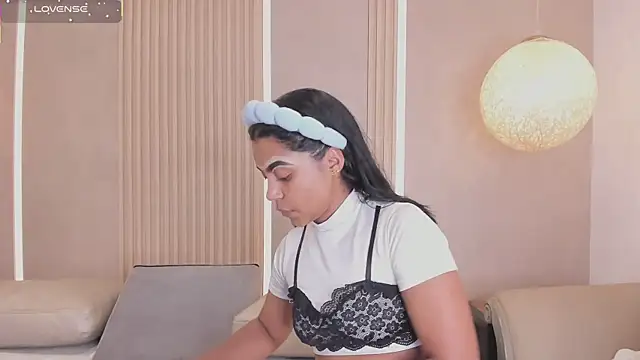 eva lain online show from 14, 4, 2026