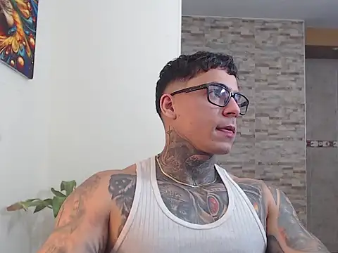 maxstrom111 online show from 13, 2, 2026