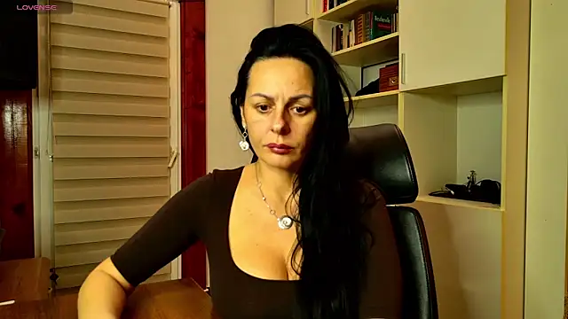 MiriamDelyn online show from 3, 3, 2026