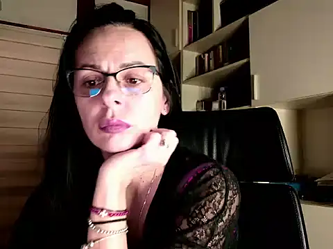 MiriamDelyn online show from 12, 2, 2026