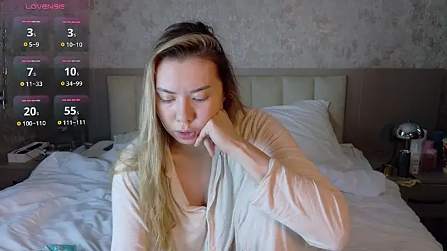 Snapshot of gwenonl1ne chatting on 10, 7, 2026 gwenonl1ne online show from 10, 7, 2026