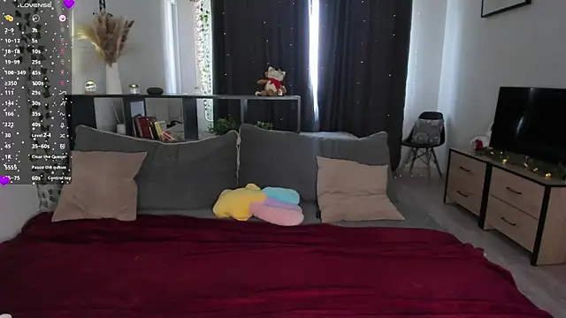 AmyLouWood online show from 10, 4, 2026