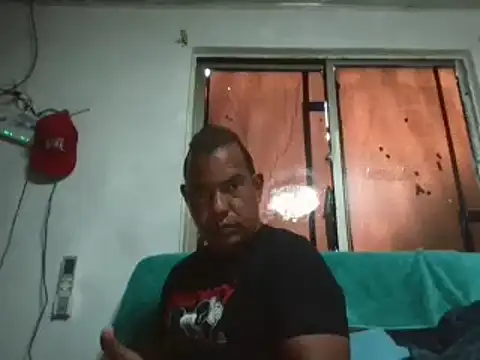 Snapshot of Quillero18 chatting on 4, 6, 2026 Quillero18 online show from 4, 6, 2026
