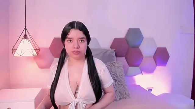 ValeriaBlythe online show from 7, 3, 2026