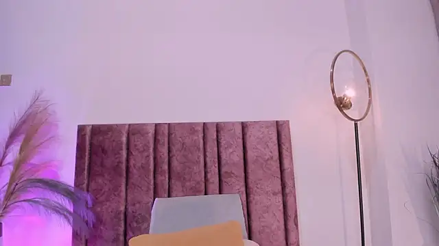 AndraCyruss online show from 5, 6, 2026