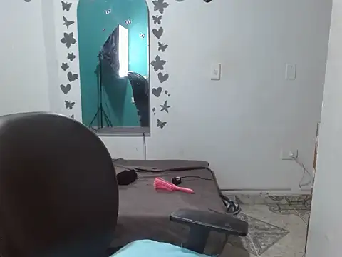 Luna white1 online show from 18, 4, 2026