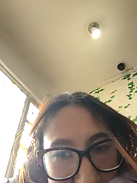 Snapshot of Sara_Love_1 chatting on 29, 4, 2026 Sara Love 1 online show from 29, 4, 2026