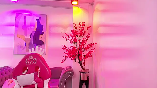 Chloe dolly online show from 14, 3, 2026