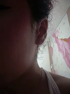 Woo isDaphne online show from 13, 3, 2026