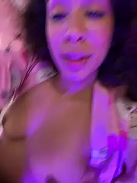 Snapshot of Woo_isDaphne chatting on 18, 5, 2026 Woo isDaphne online show from 18, 5, 2026