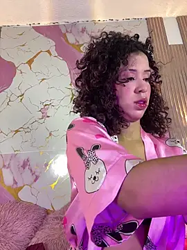Snapshot of Woo_isDaphne chatting on 18, 5, 2026 Woo isDaphne online show from 18, 5, 2026