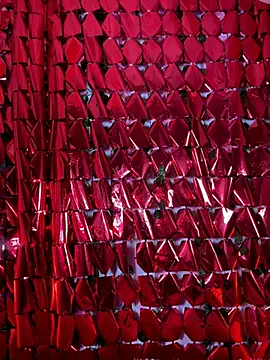 Woo isDaphne online show from 9, 2, 2026