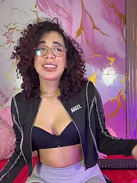 Woo isDaphne online show from 18, 4, 2026