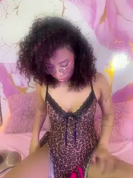 Woo isDaphne online show from 22, 4, 2026