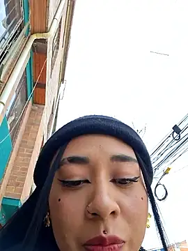 Zafira glow online show from 4, 3, 2026