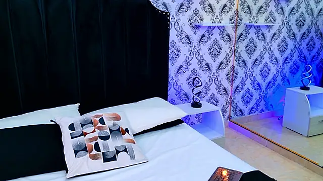 Mia Reize online show from 9, 3, 2026