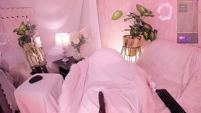 NicoleJons  online show from 8, 4, 2026