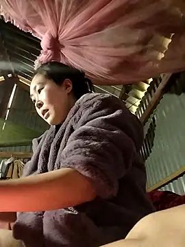 Yiyoongg online show from 24, 2, 2026