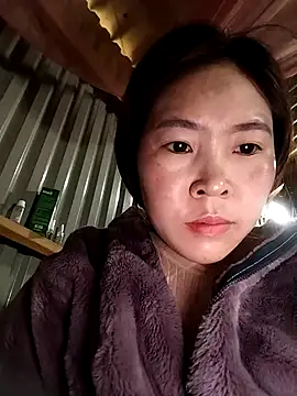 Yiyoongg online show from 14, 2, 2026