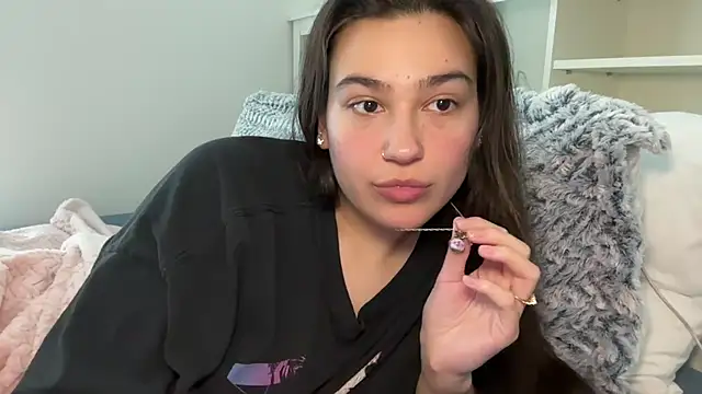 anitayurmoniii online show from 7, 8, 2026