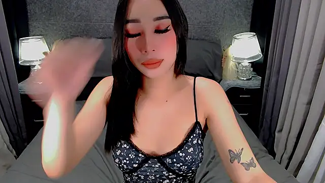 saphira fucks online show from 28, 2, 2026