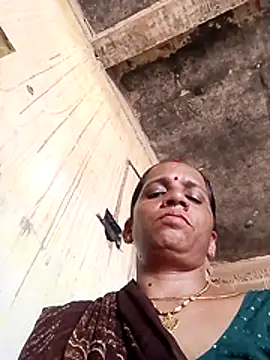 Snapshot of Anitarakkoli chatting on 15, 5, 2026 Anitarakkoli online show from 15, 5, 2026