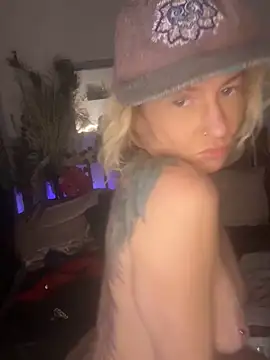 Snapshot of XXX2Freaks chatting on 4, 5, 2026 XXX2Freaks online show from 4, 5, 2026