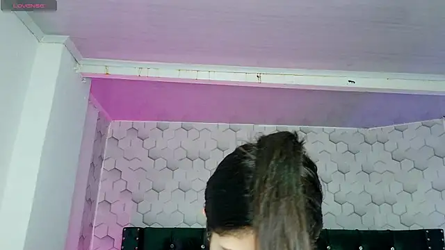 babyy nicols m online show from 27, 4, 2026